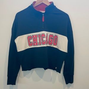 Cropped CHICAGO BULLS half zip